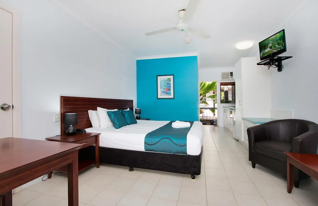 Cairns City Palms-1